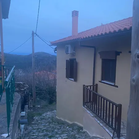 Apostolia's Small House Bed And View *