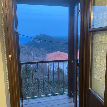 Apostolia's Small House Bed And View בית כפרי