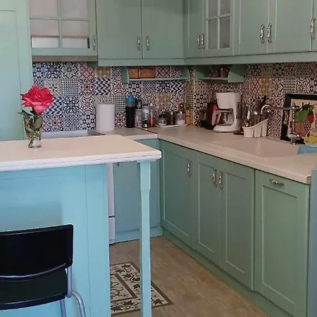 Apostolia's Small House Bed And View *