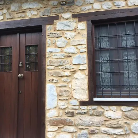 Apostolia's Small House Bed And View *