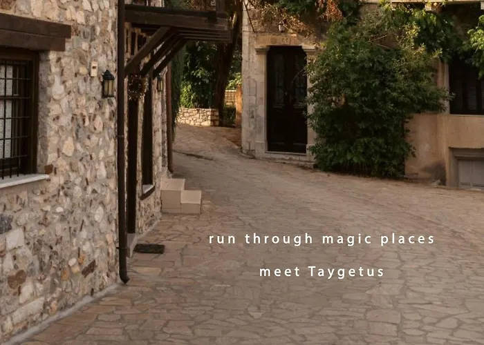 Landhuis Apostolia's Small House Bed And View