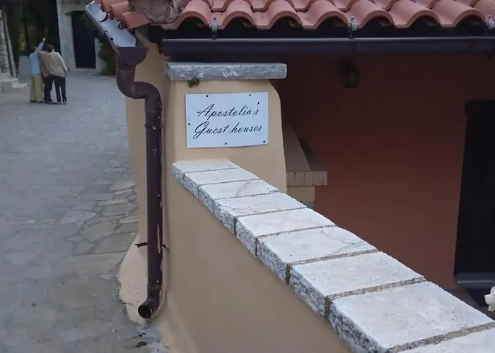 Apostolia's Small House Bed And View *