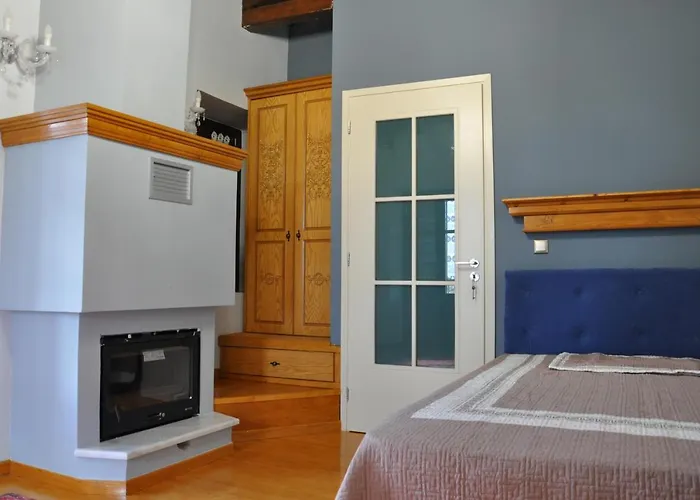 Landhuis Apostolia's Small House Bed And View