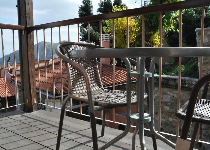 Casa de Campo Apostolia's Small House Bed And View